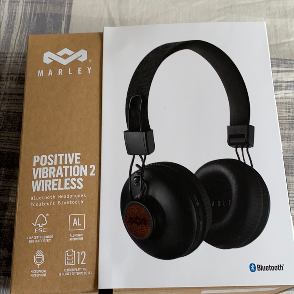 Wireless head phones